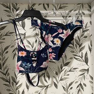 Cupshe Navy/Floral Swimsuit